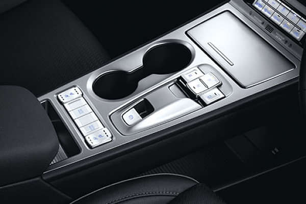 Hyundai Kona Electric USB Port/Power Socket/Wireless Charging