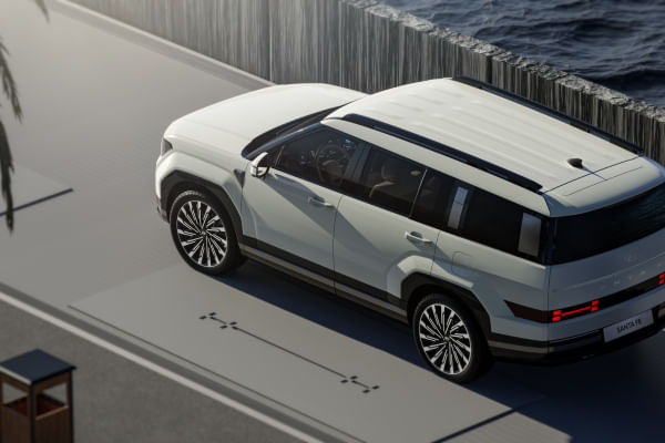 Hyundai Santa Fe 2025 Cornering Shot