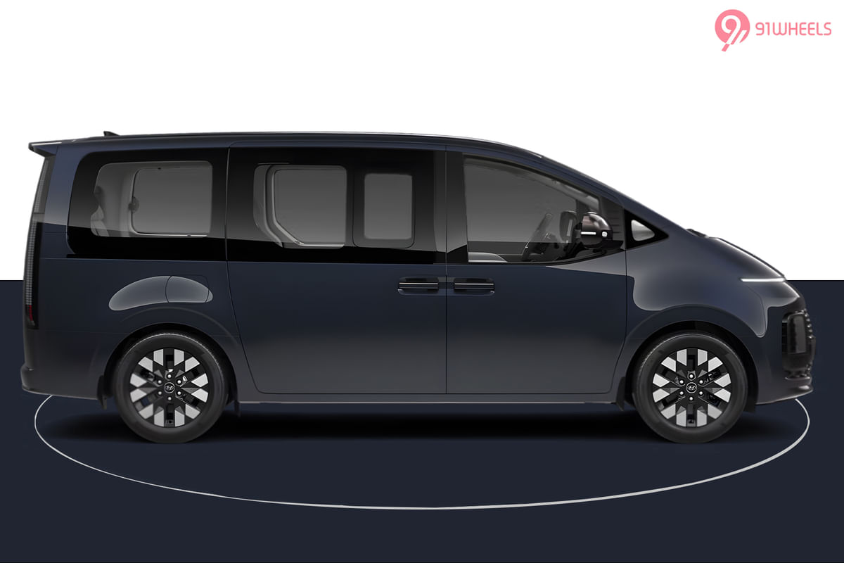 Hyundai Staria Right Side View