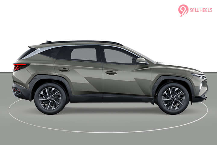 Hyundai Tucson Right Side View