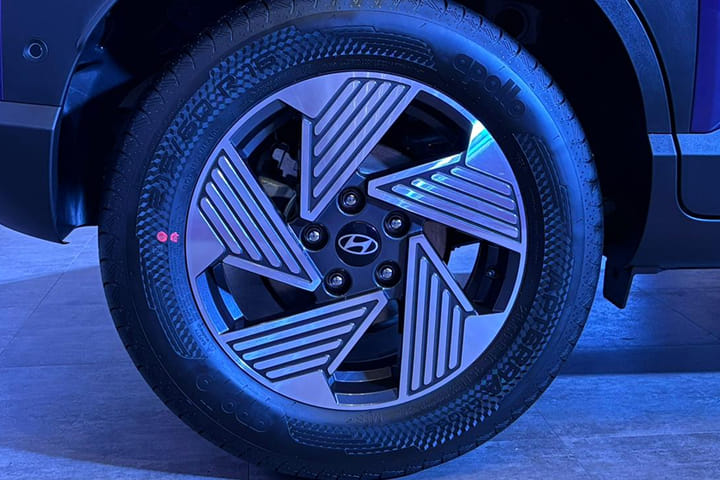 Hyundai Venue Wheel