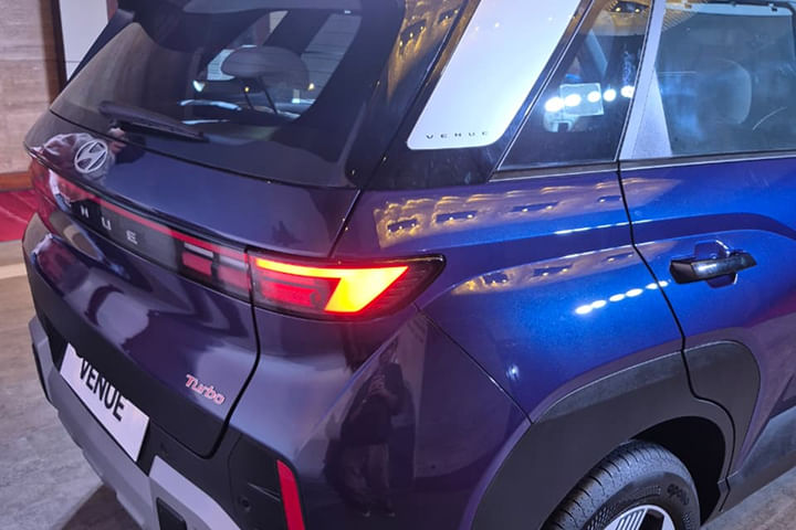 Hyundai Venue Rear Signal/Blinker Light