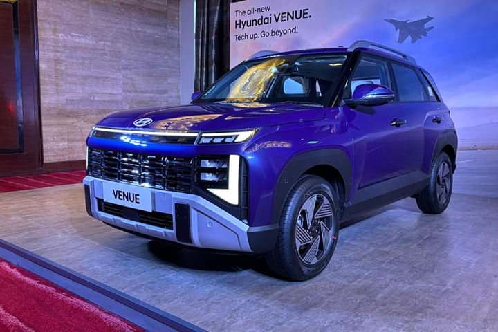 Hyundai Venue Left Front Three Quarter