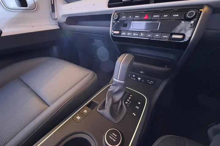 Hyundai Venue USB Port/Power Socket/Wireless Charging