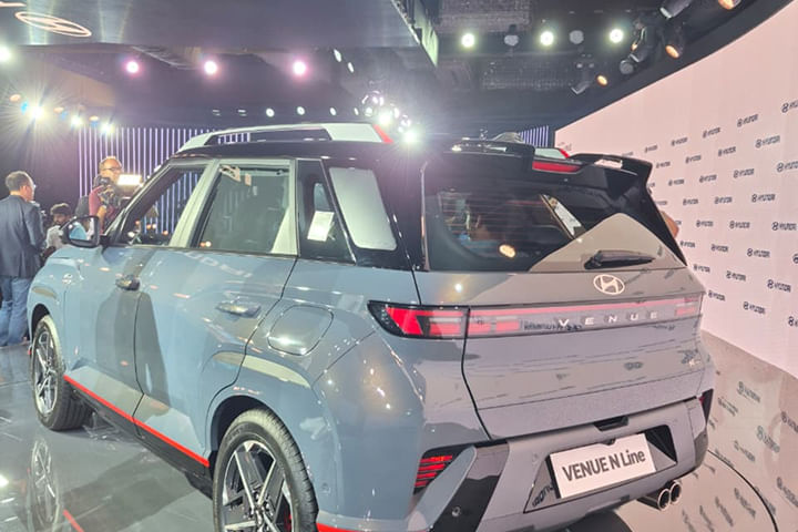 Hyundai Venue N Line Side Glass Housing