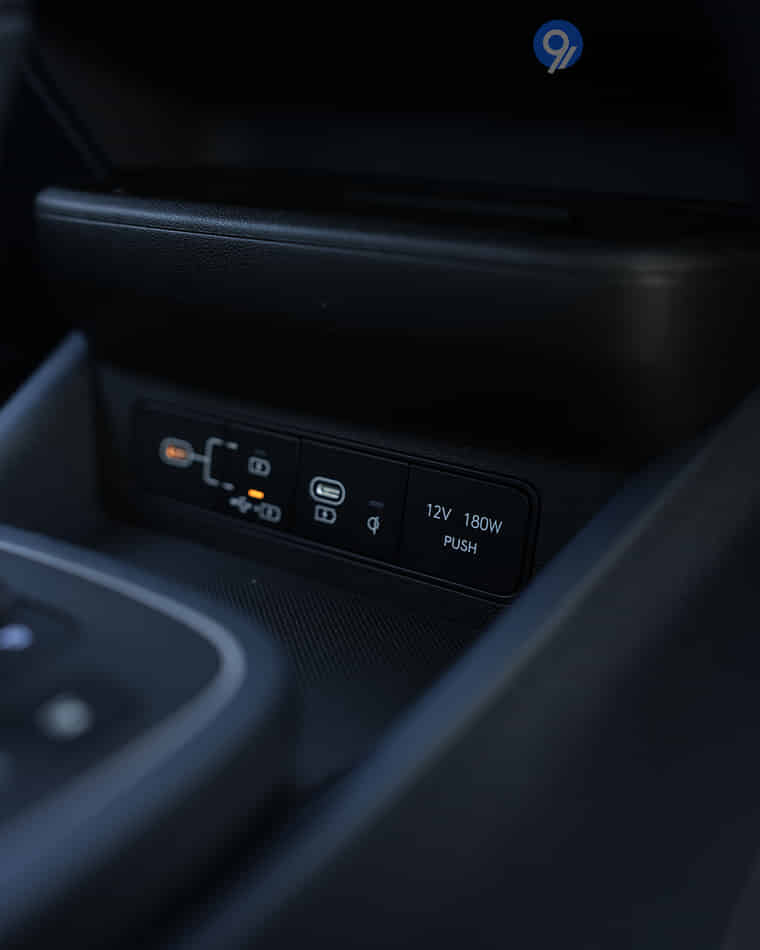 Dashboard & Front Cabin - 14 Dashboard & Front Cabin - 14