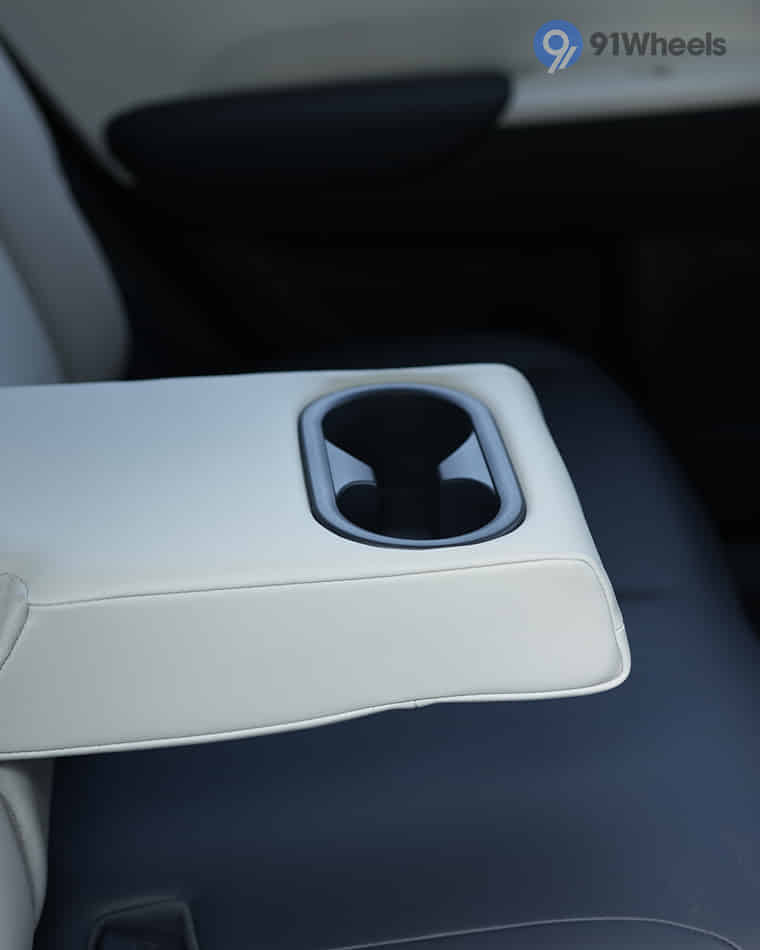 Seats & Cabin Comfort - 2 Seats & Cabin Comfort - 2