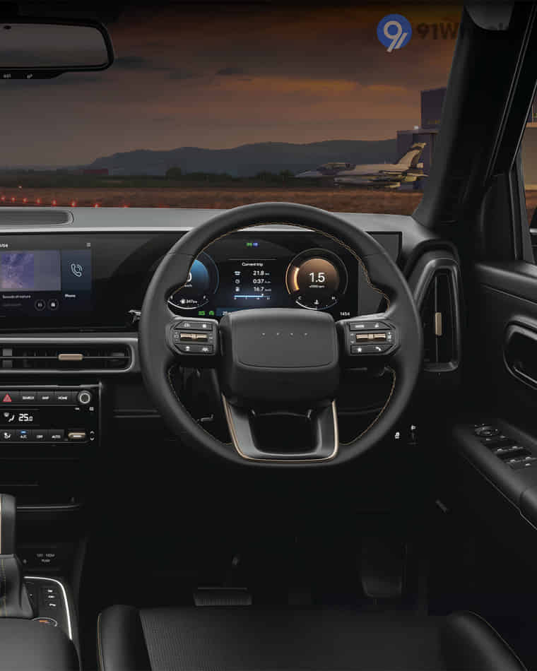 Dashboard & Front Cabin - 14