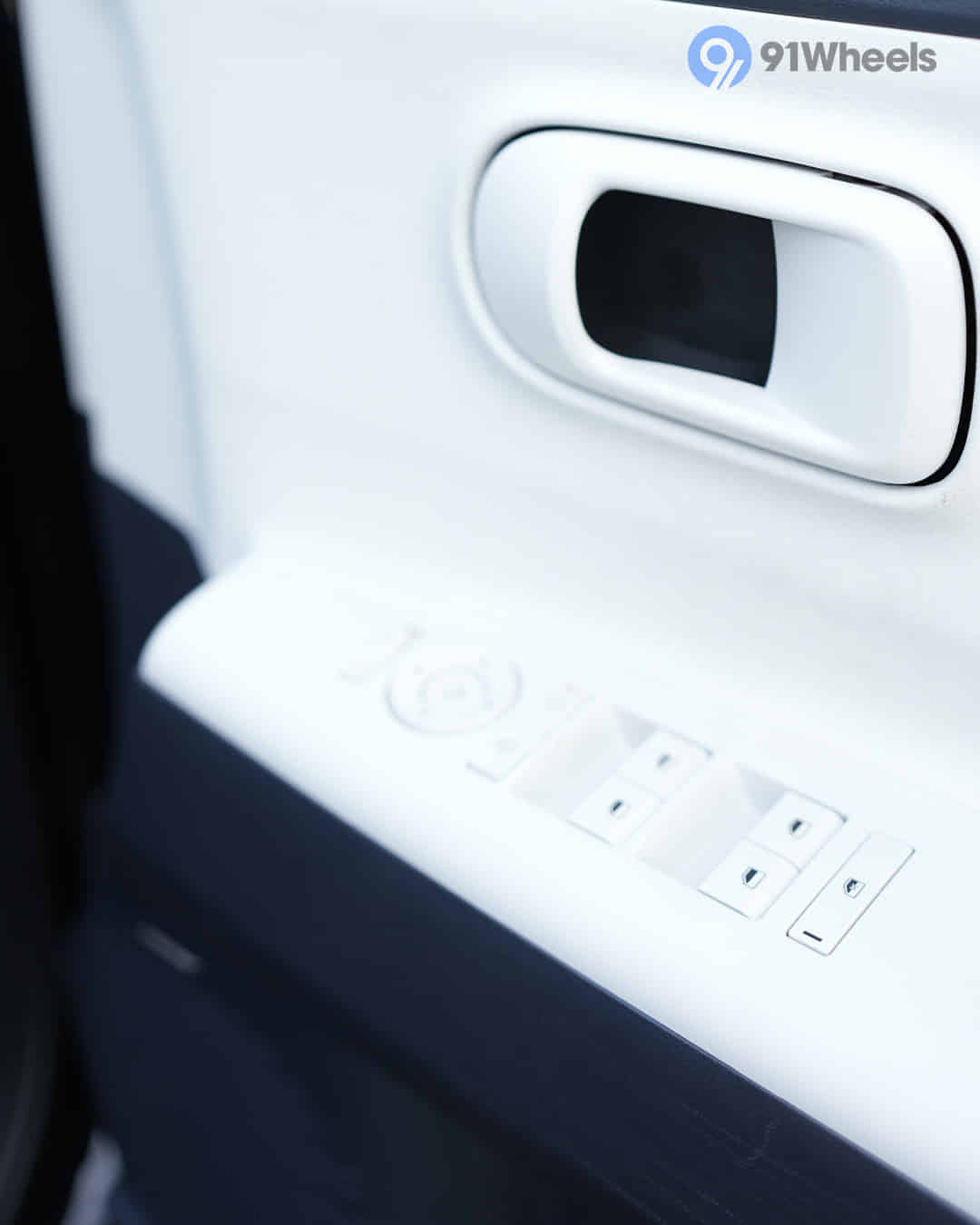 Outer Rear View Mirror (ORVM) Controls Outer Rear View Mirror (ORVM) Controls