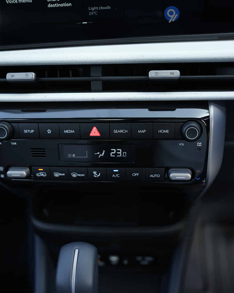 Dashboard & Front Cabin - 9 Dashboard & Front Cabin - 9