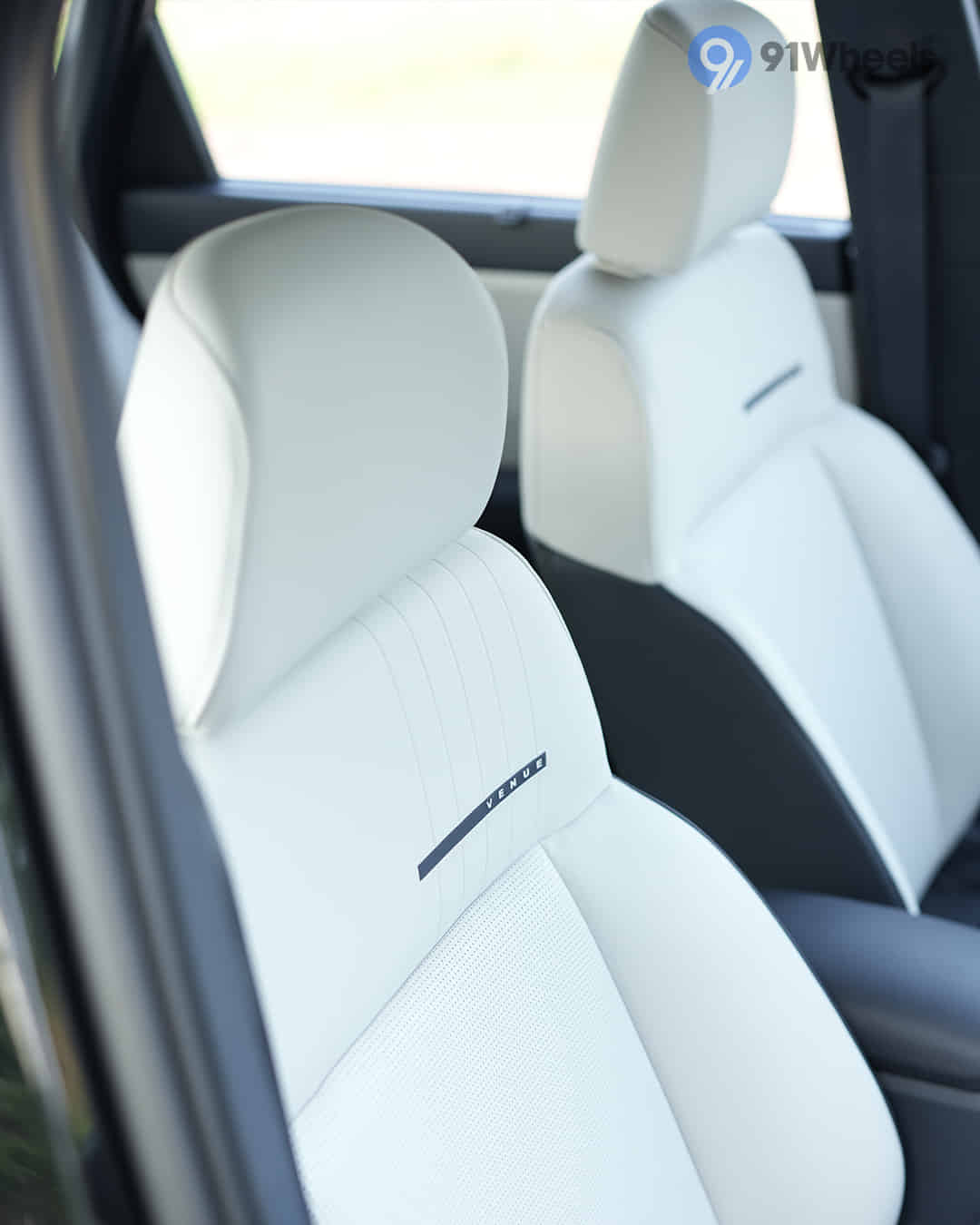 Front Seat Headrest Front Seat Headrest