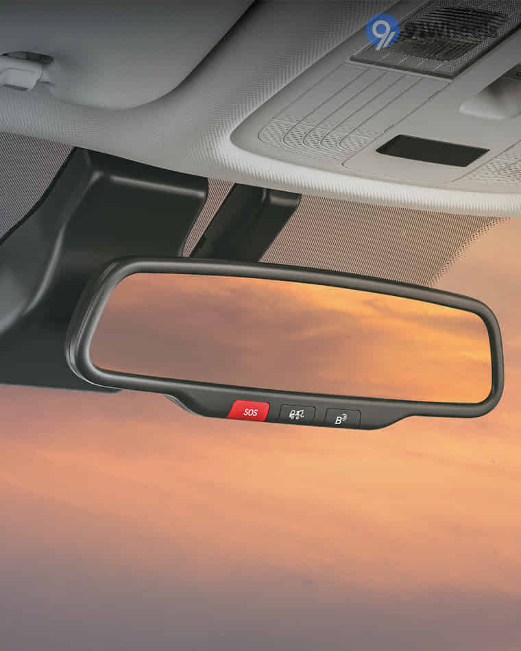 Dashboard & Front Cabin - 16