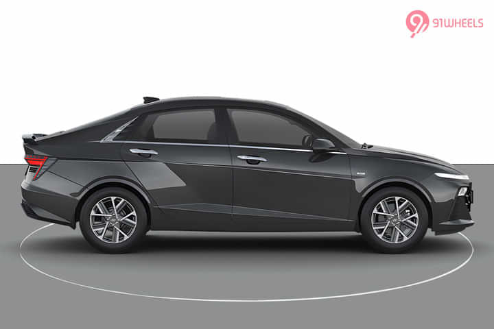 Hyundai Verna Right Side View Hyundai Verna Right Side View