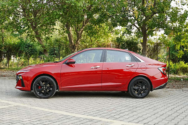 Hyundai Verna Left Side View