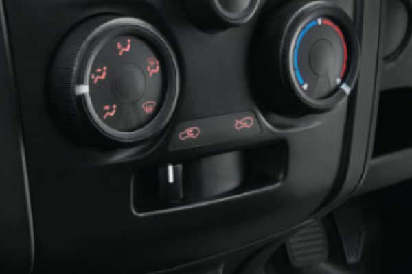 Isuzu D-Max AC Controls