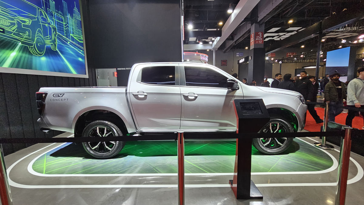 Isuzu DMax EV Concept Right Side View