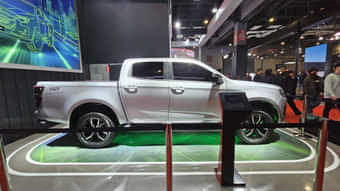 Isuzu DMax EV Concept Right Side View Isuzu DMax EV Concept Right Side View