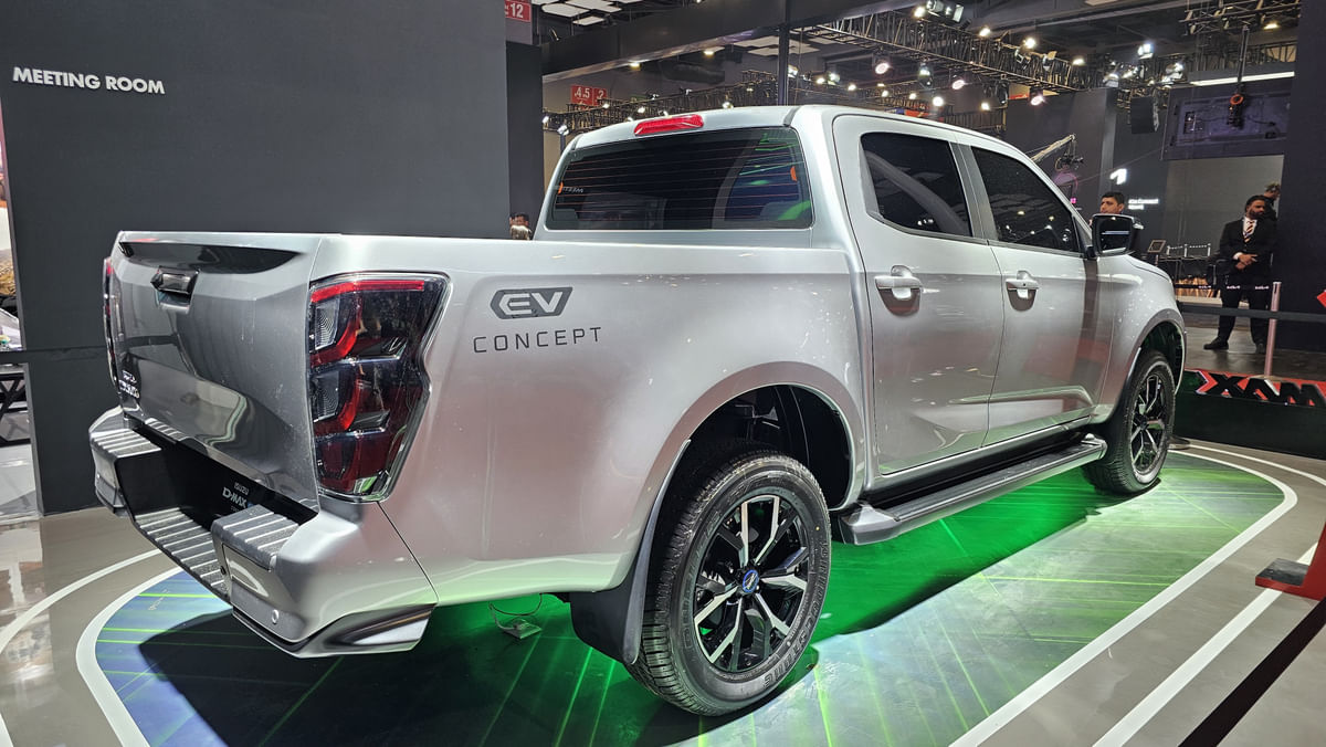 Isuzu DMax EV Concept Right Rear Three Quarter