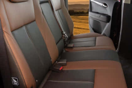 Isuzu V-Cross Rear Seats Isuzu V-Cross Rear Seats