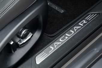 Jaguar XE Front Seat Adjustment Jaguar XE Front Seat Adjustment