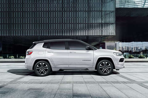 Jeep Compass 2.0 Longitude AT 4x4 (Diesel) Right Side View