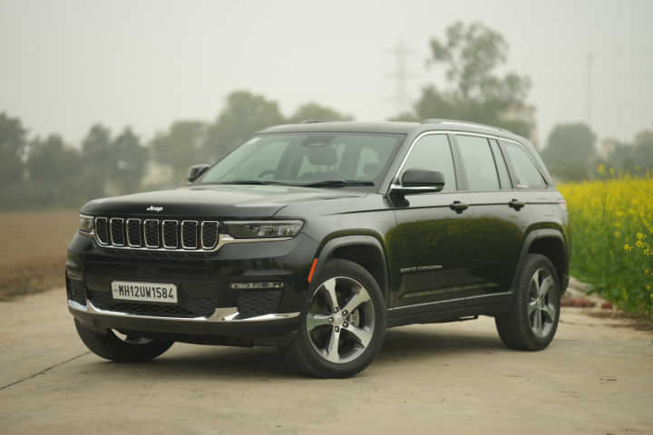 Jeep Grand Cherokee Left Front Three Quarter Jeep Grand Cherokee Left Front Three Quarter