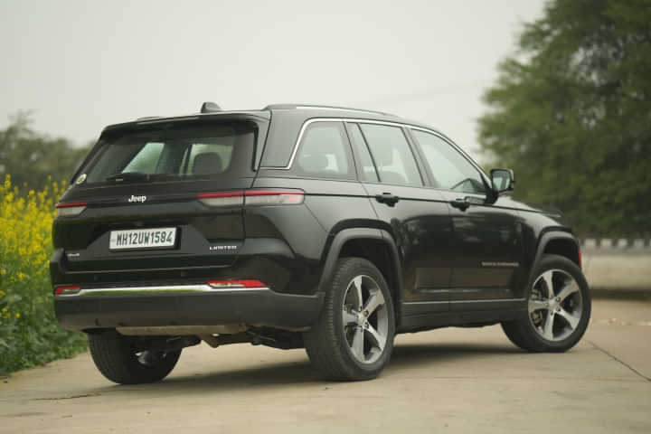 Jeep Grand Cherokee Right Rear Three Quarter Jeep Grand Cherokee Right Rear Three Quarter