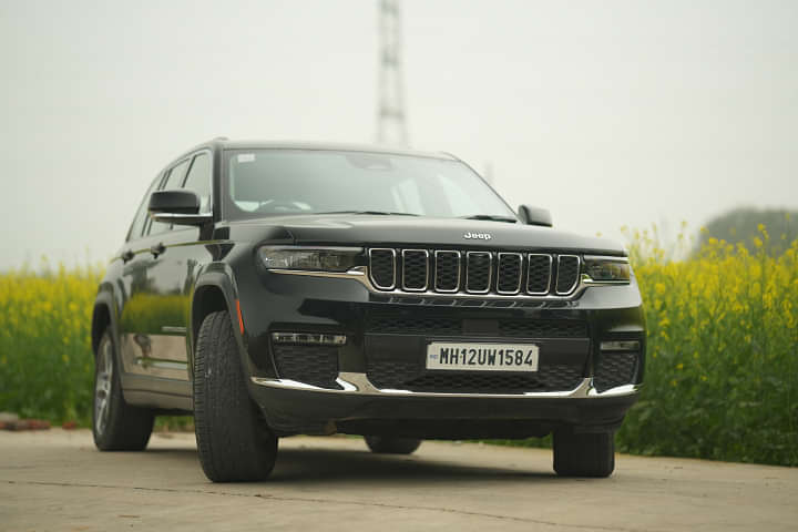 Jeep Grand Cherokee Right Front Three Quarter