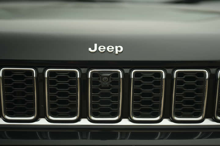 Jeep Grand Cherokee Grille