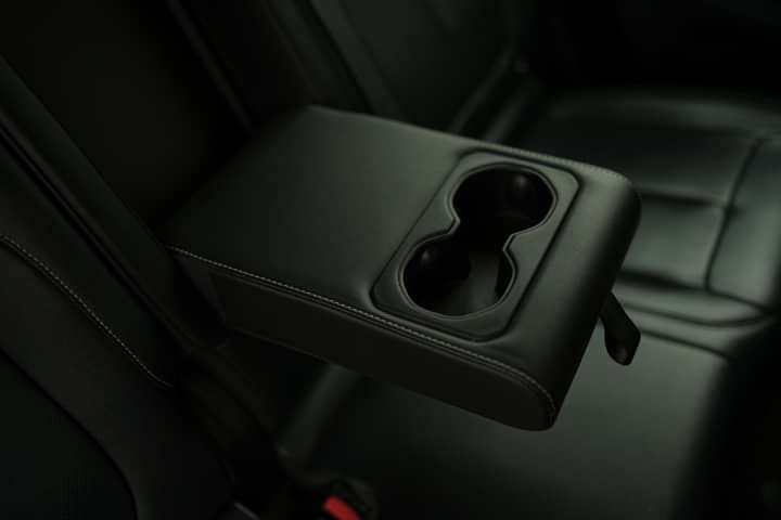 Jeep Grand Cherokee Rear Cup Holders