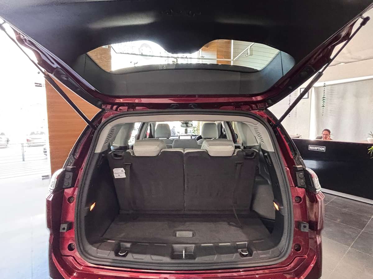 Jeep Meridian Bootspace