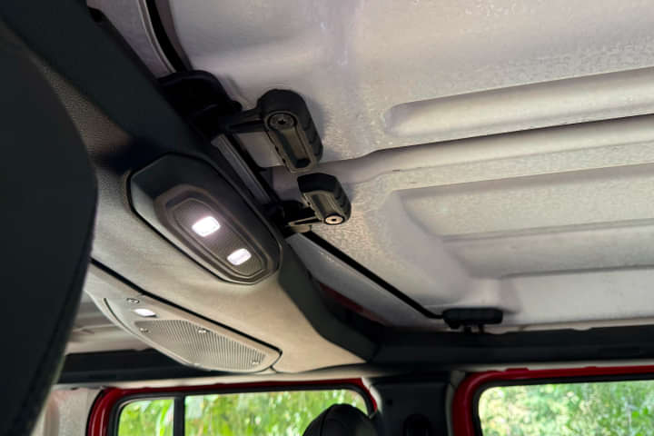 Jeep Wrangler Rear Row Roof Mounted Cabin Lamps