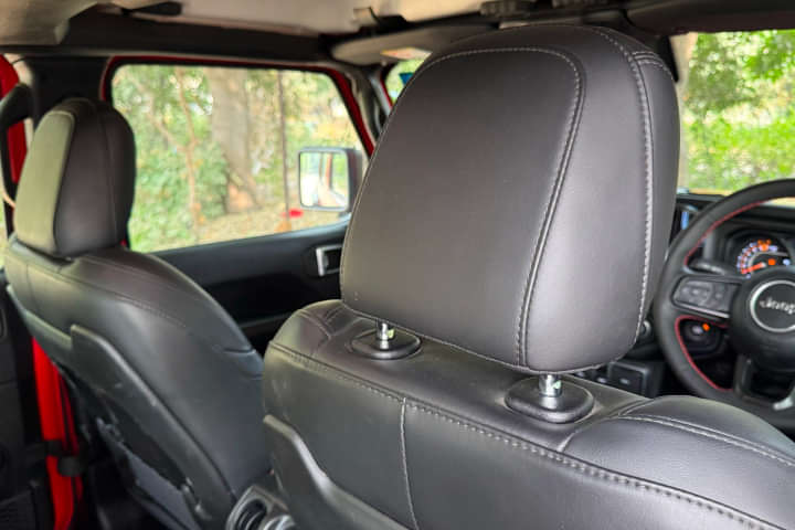 Jeep Wrangler Front Seat Headrest