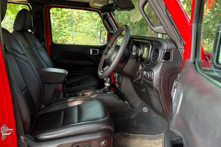 Jeep Wrangler Front Row Seats
