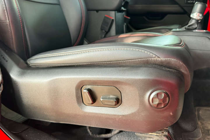 Jeep Wrangler Seat Adjustment for Driver