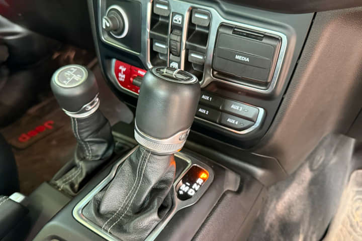 Jeep Wrangler Gear Shifter/Gear Shifter Stalk
