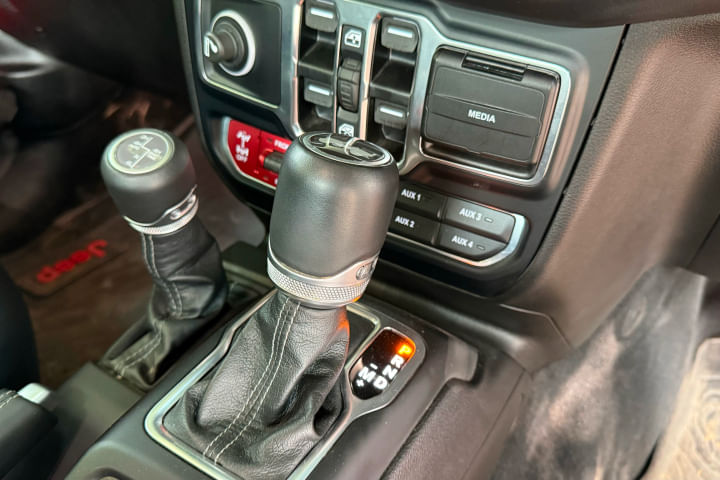 Jeep Wrangler Gear Shifter/Gear Shifter Stalk