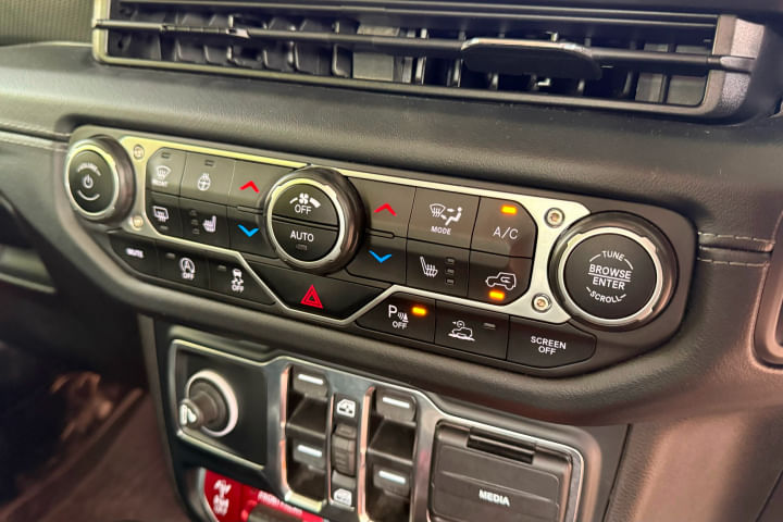 Jeep Wrangler AC Controls