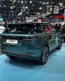 Right Rear Three Quarter