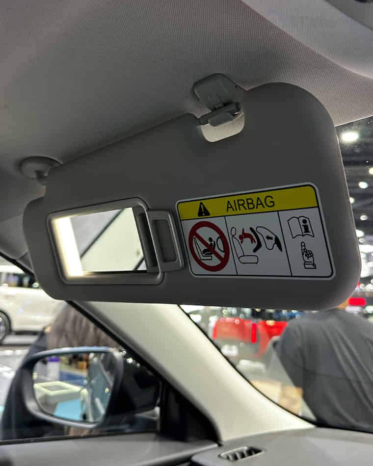 Dashboard & Front Cabin - 12