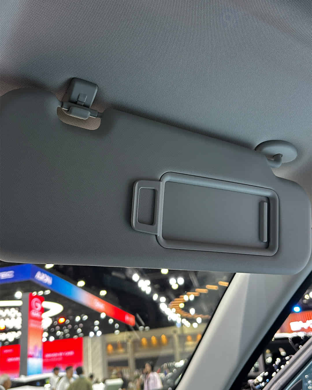 Sunvisor without Vanity mirror