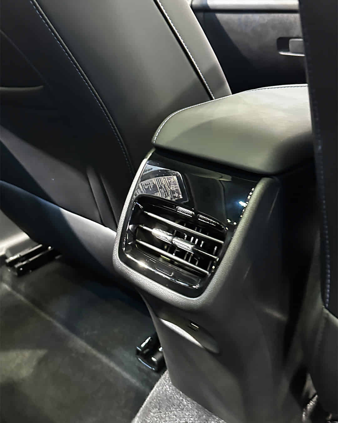 Rear Row Air Vents