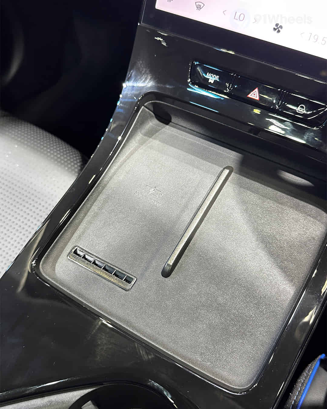 Centre Console / Centre Console Storage