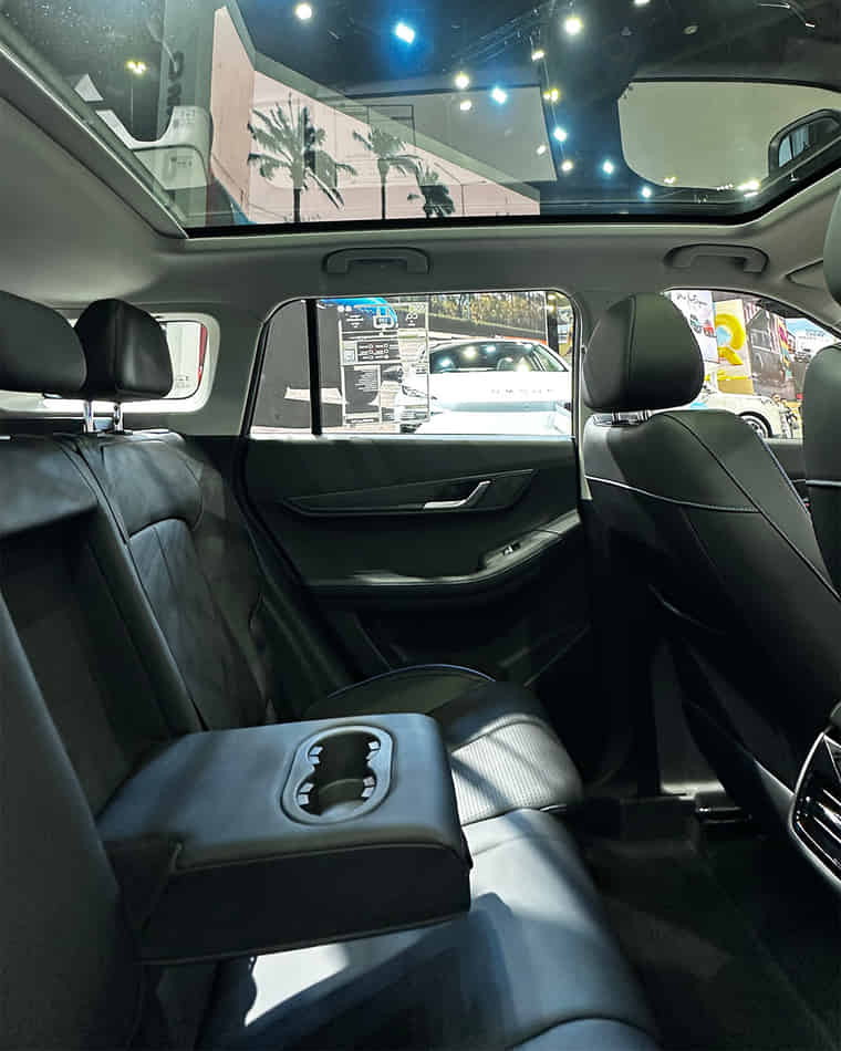 Seats & Cabin Comfort - 7