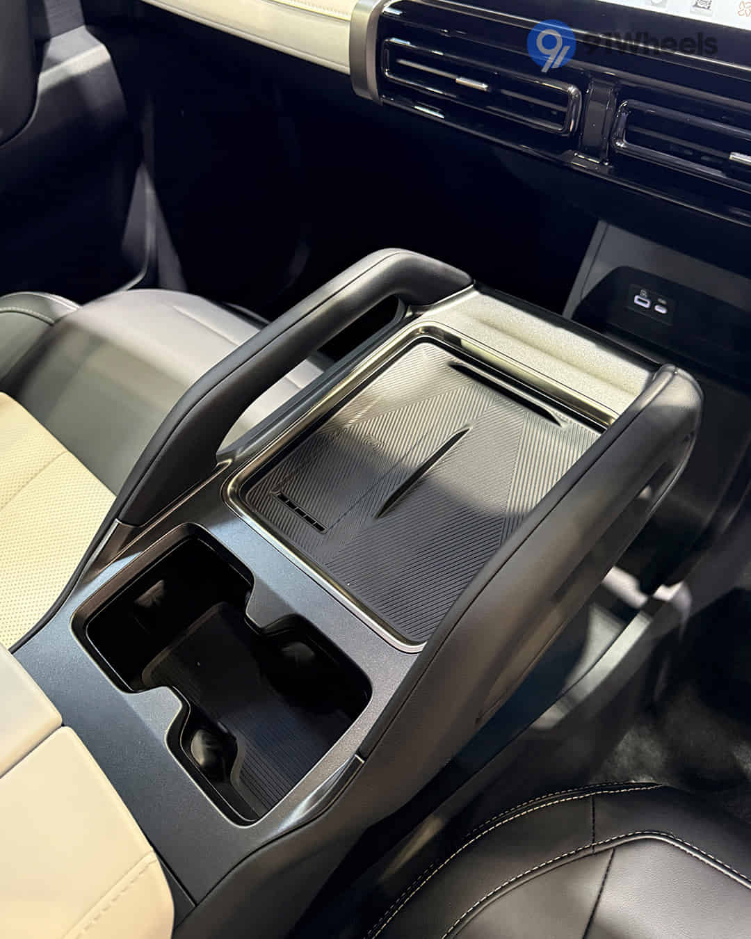 Front Centre Arm Rest Storage