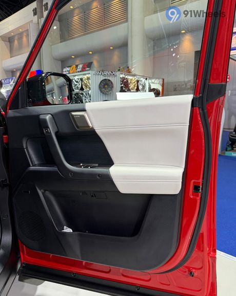 J6T Driver Side Door Pad