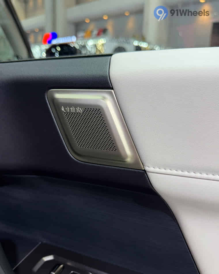 Infotainment & Charging - 2