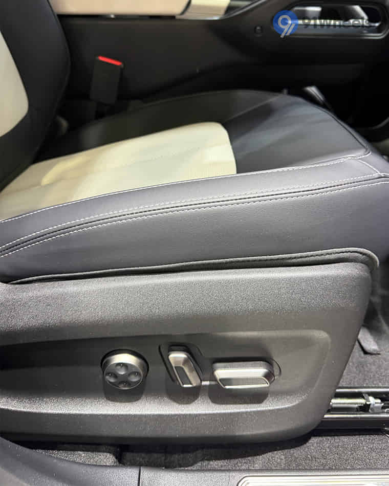 Seats & Cabin Comfort - 7