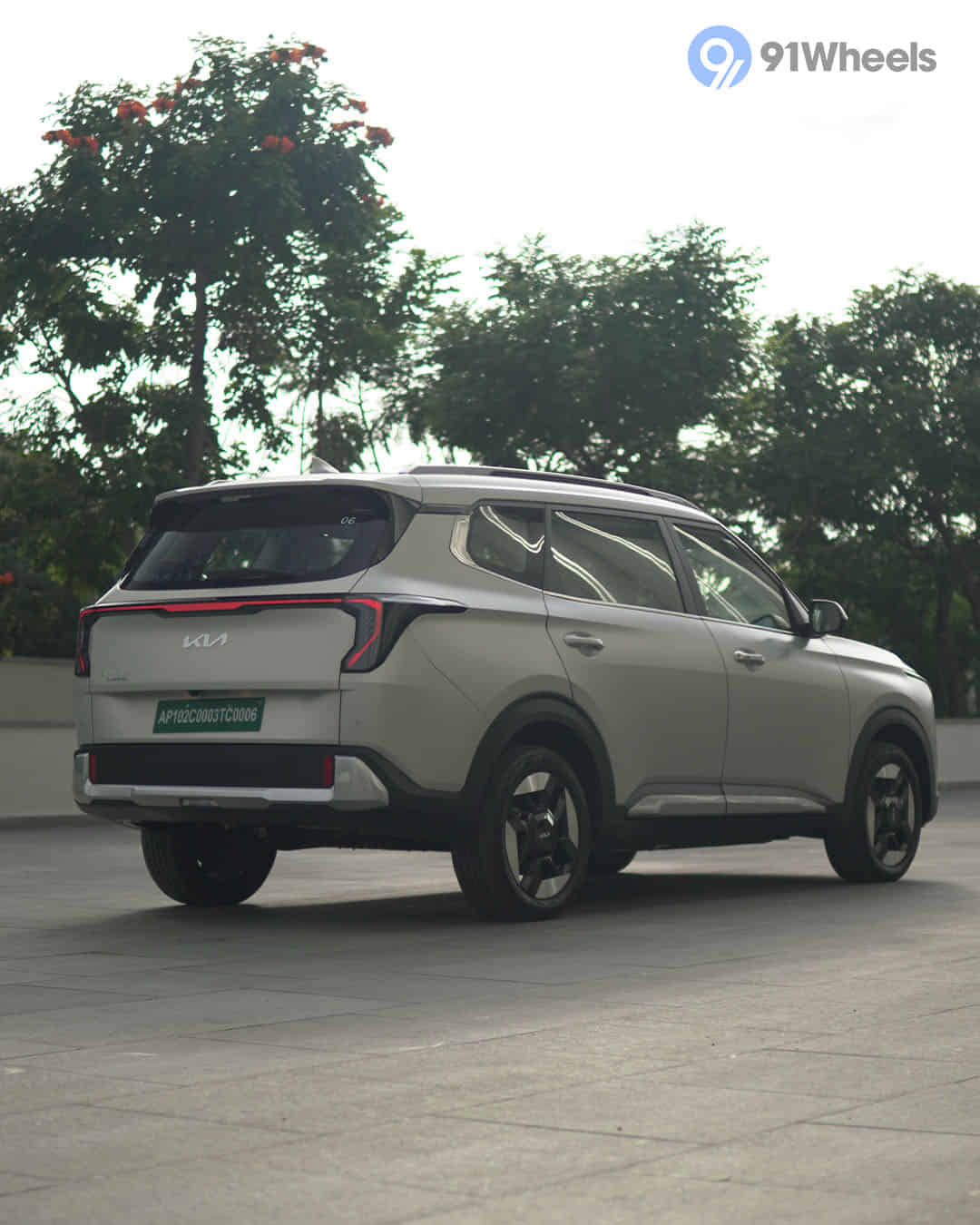 Right Rear Three Quarter