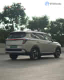 Right Rear Three Quarter